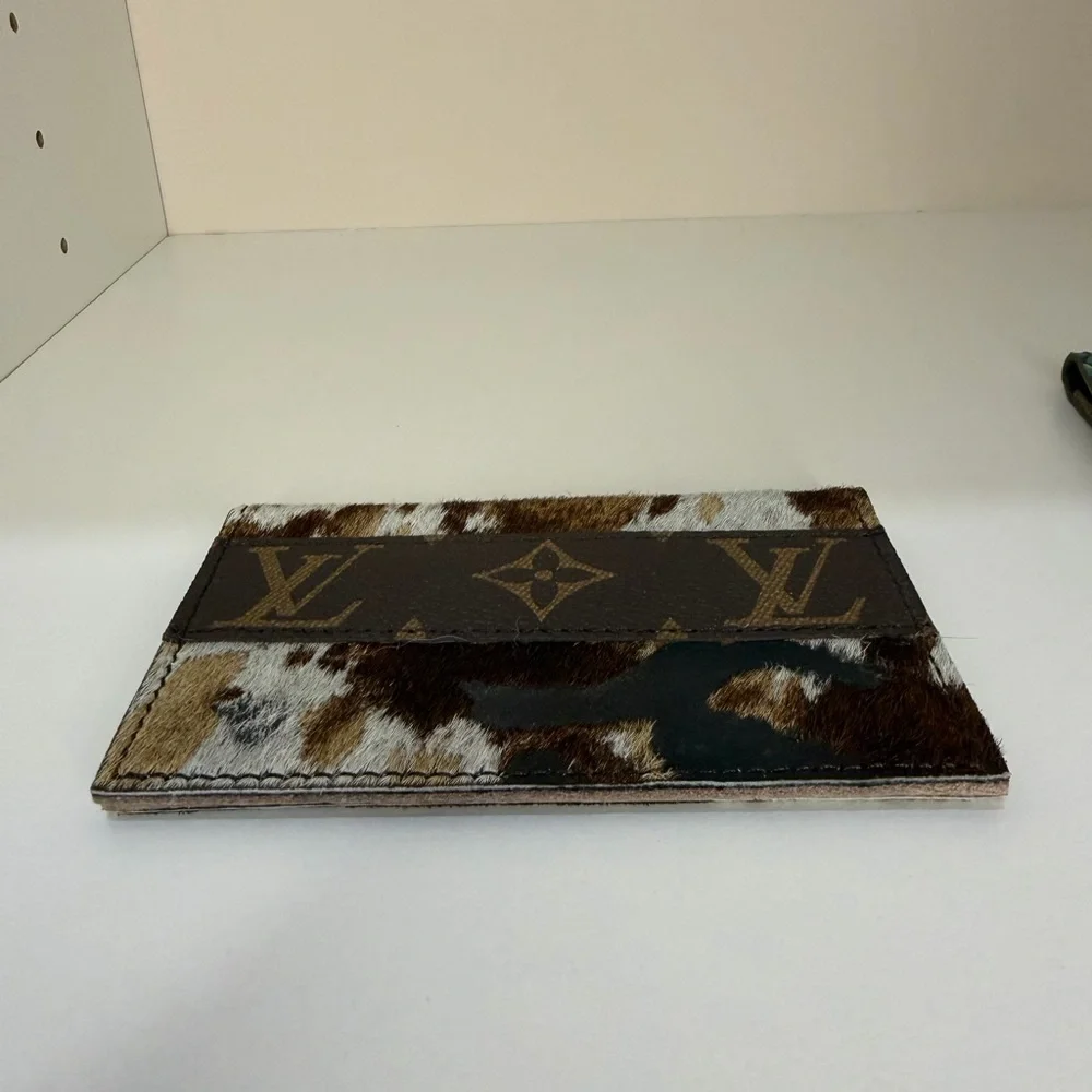 Refurbished LV Brown and Tan Card Holder - Picture 4 of 4